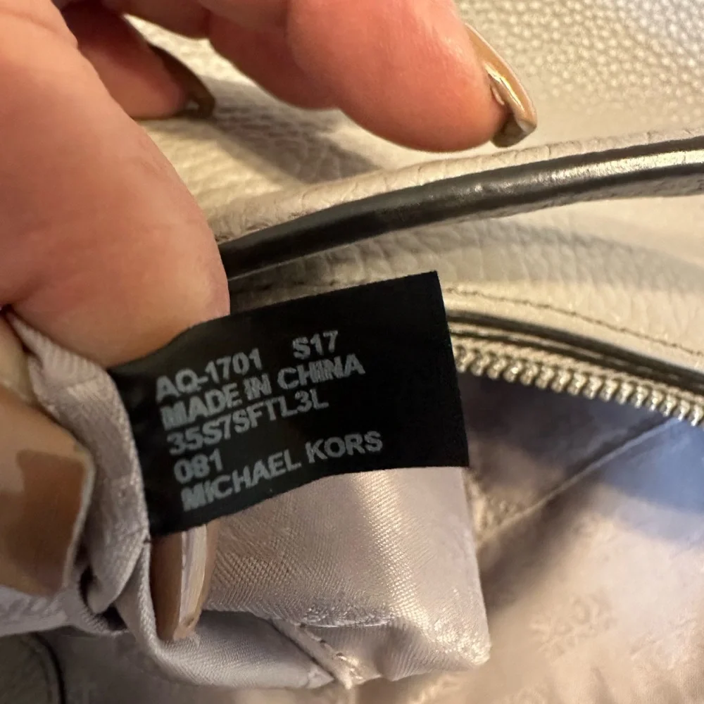 ✨ Michael Kors Julia Gray Pebbled Leather Convertible Shoulder Bag Hobo EUC